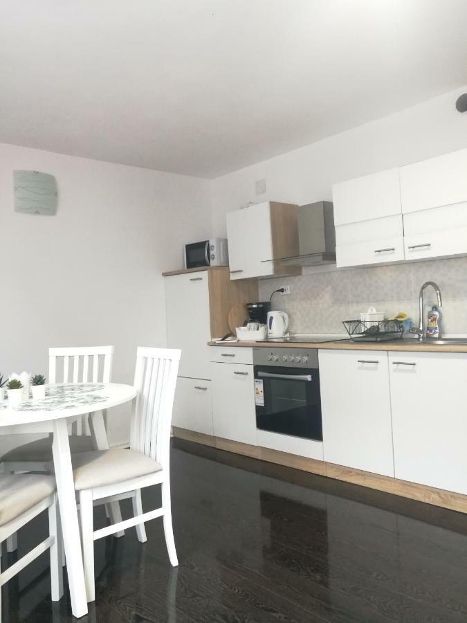 New Apartment Near Plitvice Lakes Smoljanac Kültér fotó